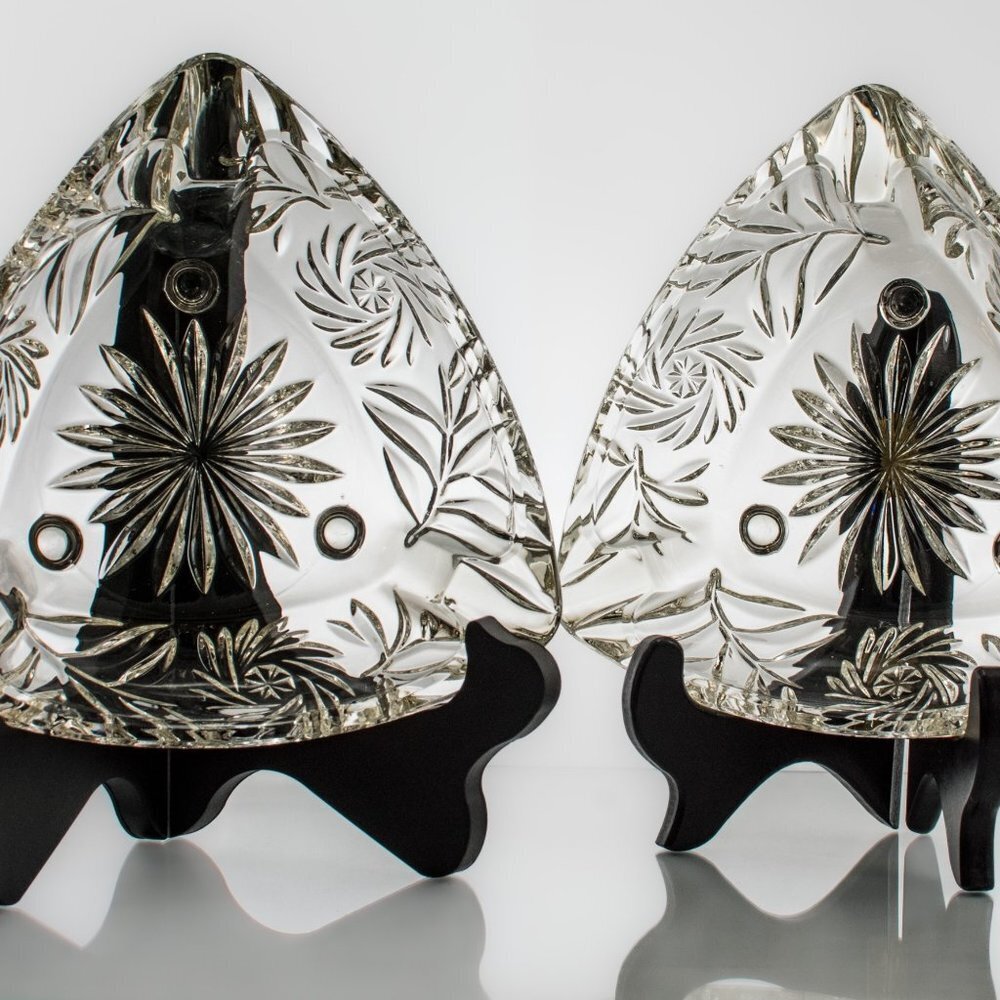 Pair of Mid-Century Modern Pressed Glass Footed Ashtrays - Picture 3 of 7